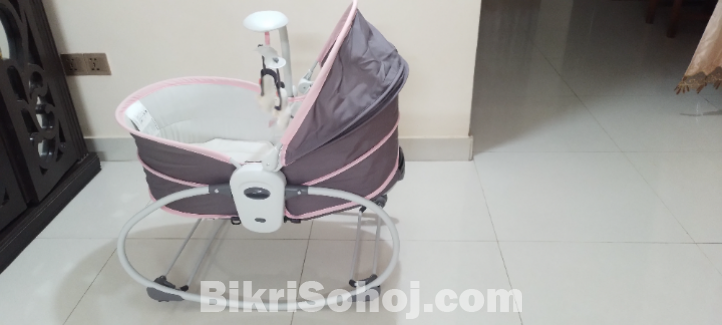 Mastela deluxe multi functional bassinet 5 in 1